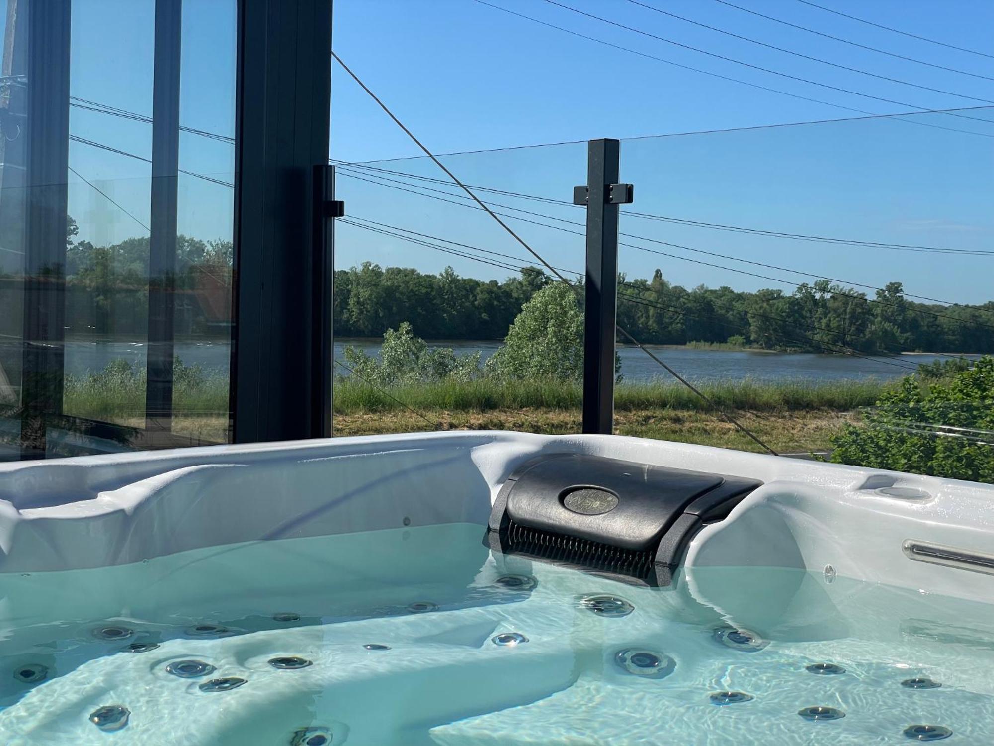 Jacuzzi Et Vue Sur Loire - Maison D'Hotes L'Odyssee La Chapelle-sur-Loire 외부 사진